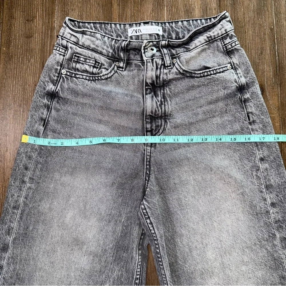 ZARA jeans High Rise Wide Leg Cropped Grey Black Raw Hem